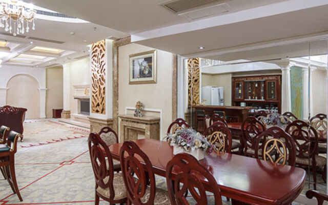 City Hotel