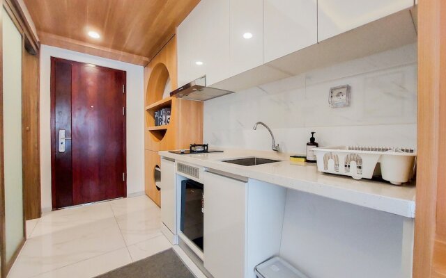 Minimalist Studio At Sky House Alam Sutera Apartment