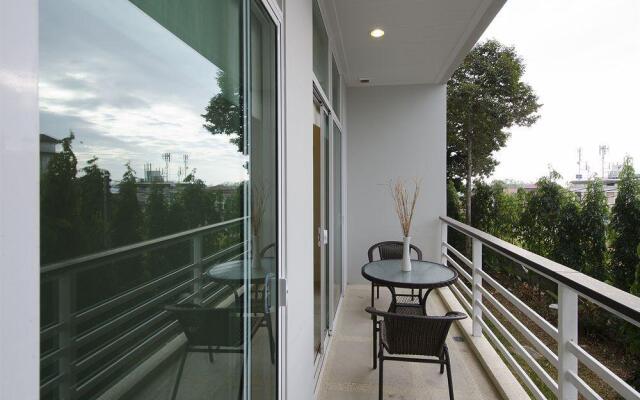 Seaview modern Apartment at Karon Hill