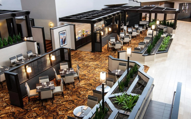 Sheraton Minneapolis West Hotel