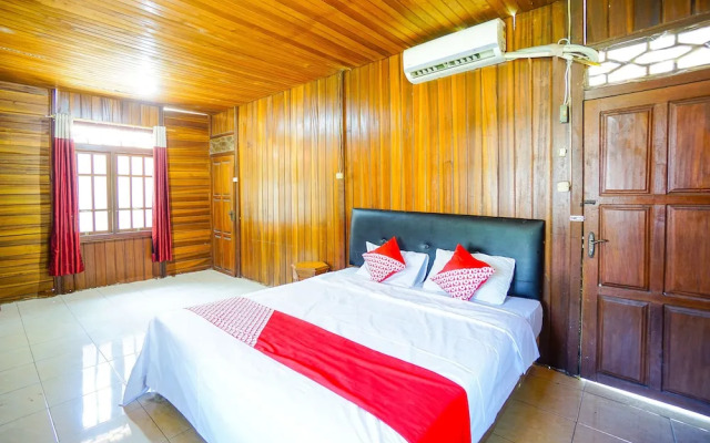 OYO 1254 Golden Lake Resort