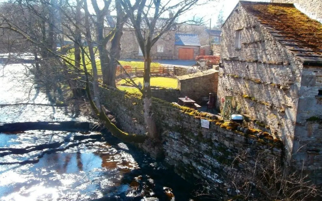 Riverside B & B
