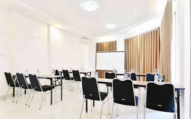 ZEN Rooms Riau Natuna