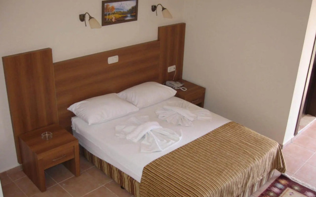 Moms Hotel