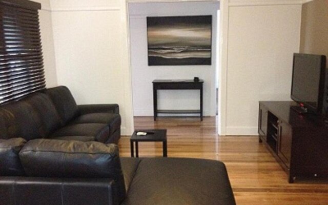 Ploughmans on Wallis, Horsham