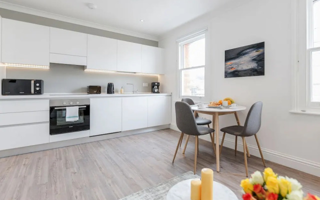 Soho Apartments by BaseToGo