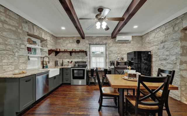 Rocking Ox Gasthaus-5 Minutes to Downtown!