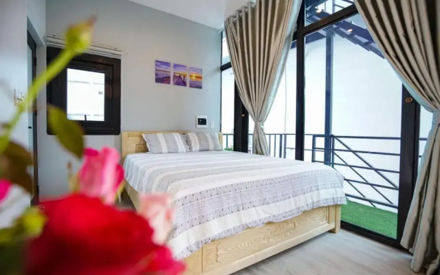 Almor Hostel With Pool in right center