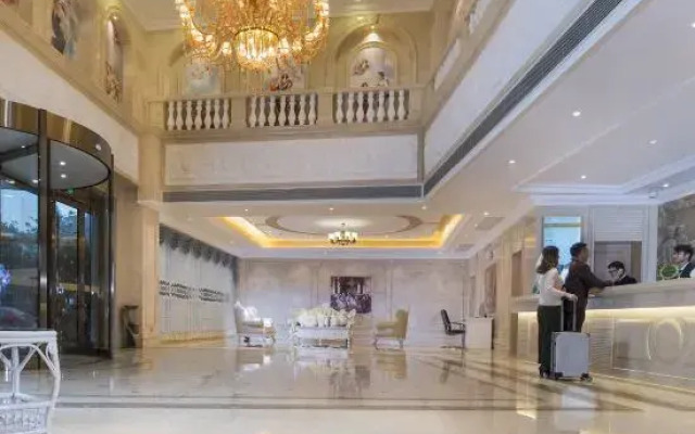 Vienna International Hotel (Bama)