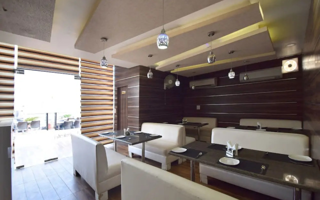 OYO 7110 Hotel Prince