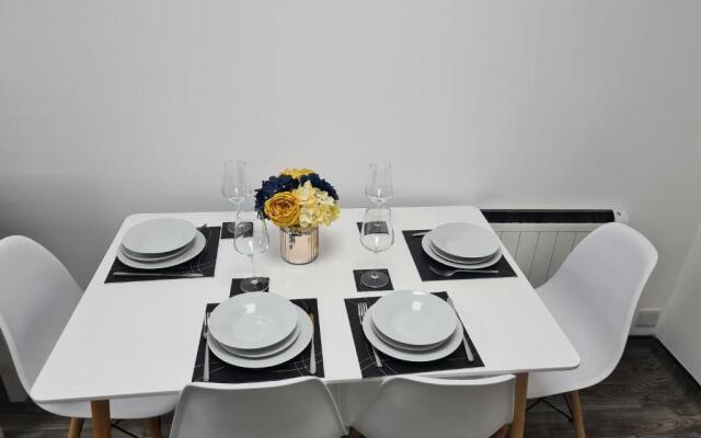 West Street 3-Bed 3-Ensuite Apartment Leicester
