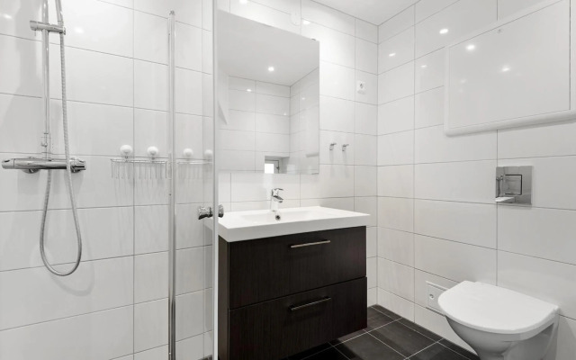 Kong Oscars Apartments