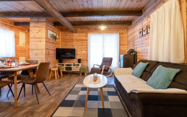 Chalet Markoci With Hot Tub