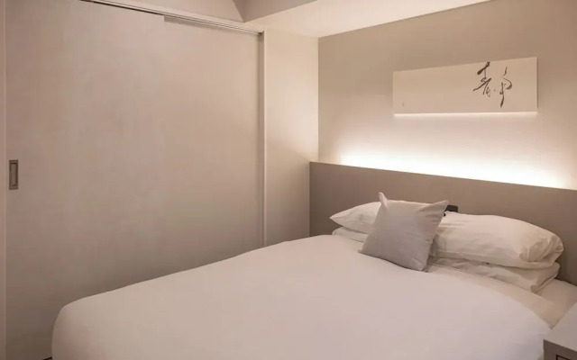 CREST TENMA - Self Check-In Only