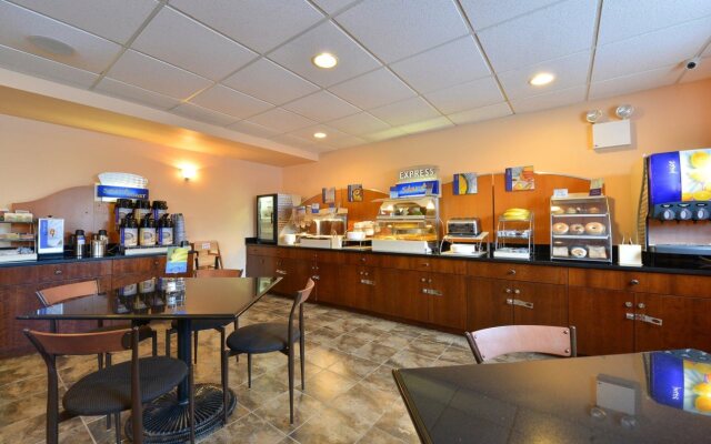 Country Inn & Suites by Radisson, Staten Island