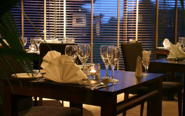 Eight Acres Hotel