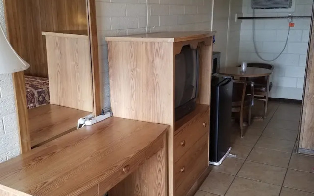 Beverly Crest Motor Inn