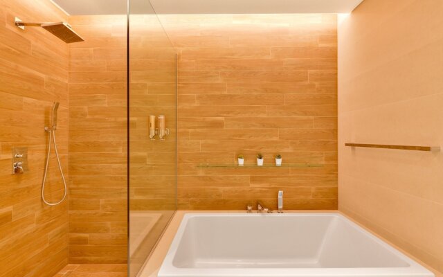 Luxury 2BR plus maids room in Bluewaters