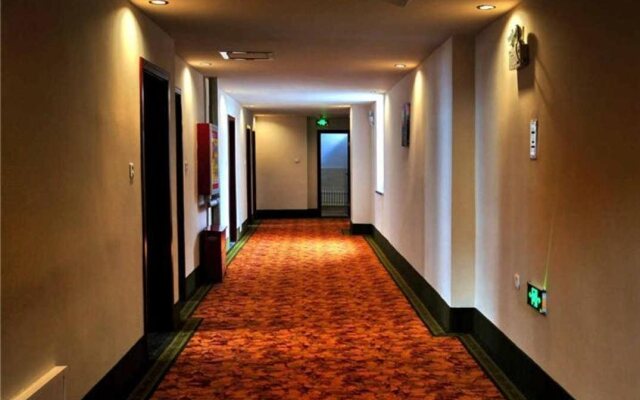 GreenTree Inn Zhangjiakou Jinding Ci’er Mountain Road Business Hotel