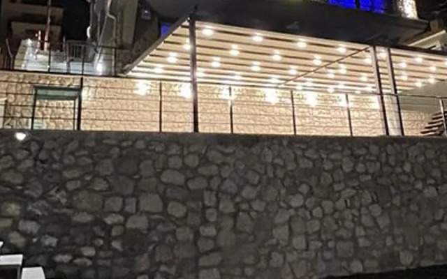 Akvaryum Butik Otel Karaburun