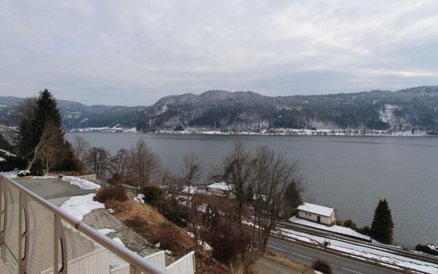 Apartment Directly on Lake Ossiach in Carinthia
