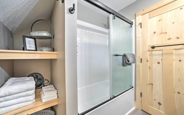 Bellaire Family Cabin: All-season Retreat!