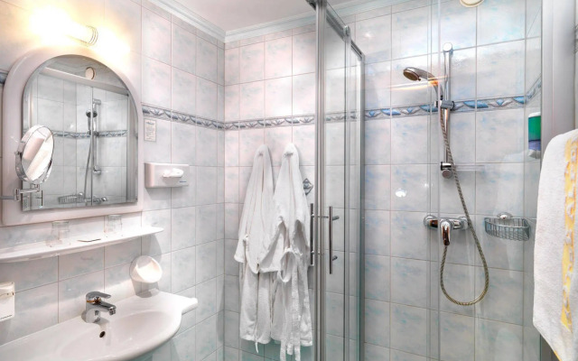 Hotel Alpendorf