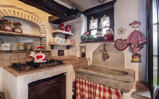 Rose Tower 6 2 in Rome