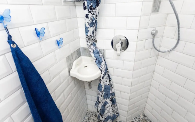 Adorable Holiday Home Located Near the Beach