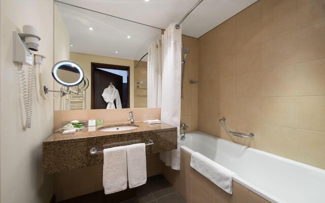 Holiday Inn Resort Warszawa Józefów**** by IHG