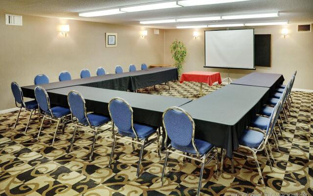 Travelodge by Wyndham Sudbury