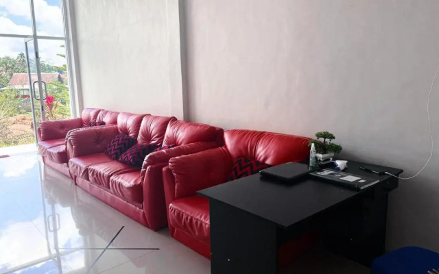 Wisma Maestro Toraja Mitra RedDoorz – Guest Rooms – Rantepao