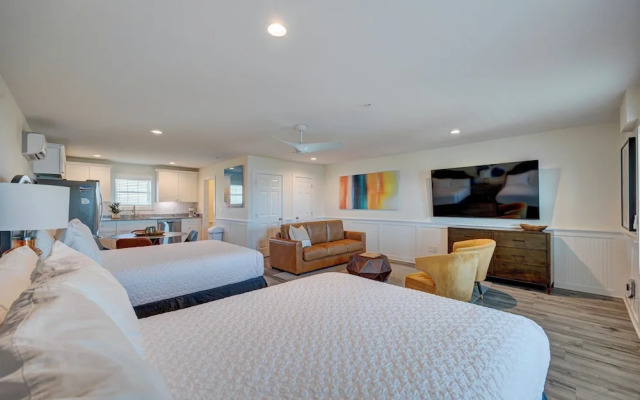 Saltwater Suites