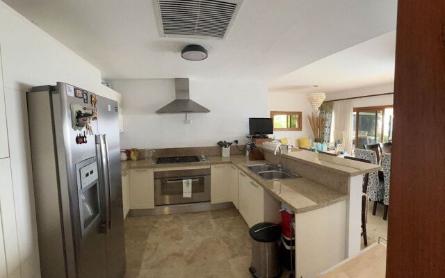 Villa for 7 People Pool and Ocean View at Samana