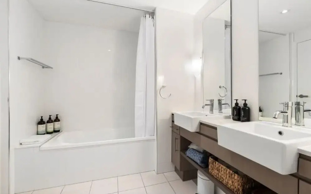 Lux Apartment Cairns - 9 Pools BBQ Gym