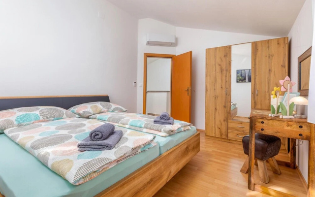 Nice Home in Musalez With 2 Bedrooms, Wifi and Outdoor Swimming Pool - Hotel in Porec - Photo 5