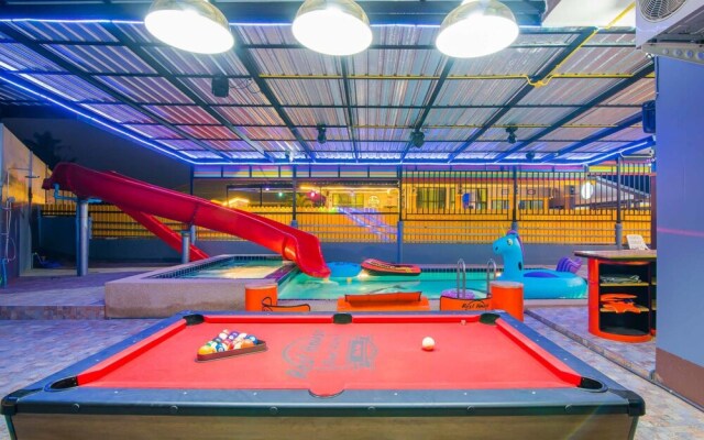 Rest House Supercar Pool Villa