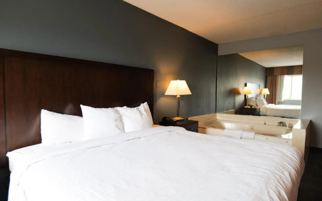 Baymont by Wyndham Flint Airport North