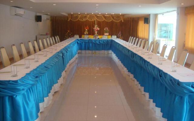 Thatphanom River View Hotel