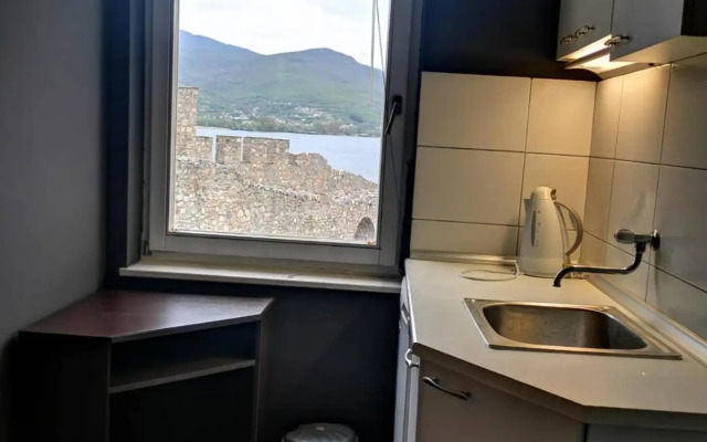 Small Luxury En suites ELEONOR