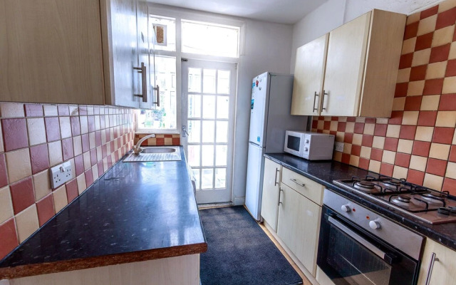 Barking Guest House