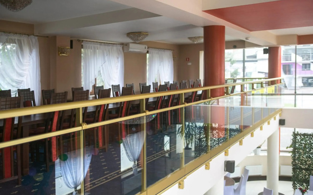Hotel Vinci Airport