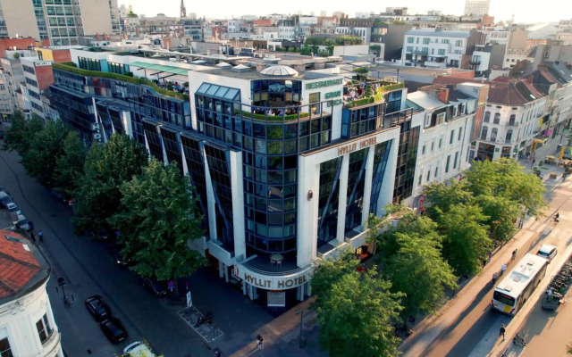 Hyllit Hotel