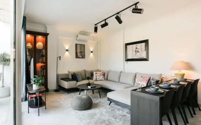 Acropolis Veranda Residence