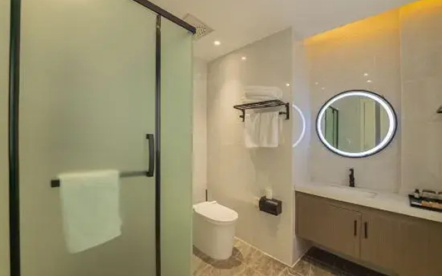 Hotels in Belas