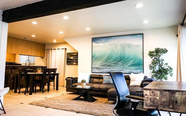 Newport Beach House (2 blocks from the Sand)
