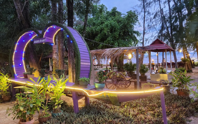 Nataya Roundhouse Coral Bay Resort and Spa