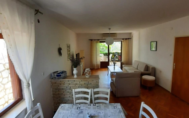 Sea view Nona Apartment