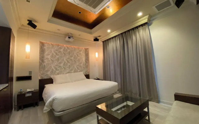 HOTEL OASIS - Adults Only