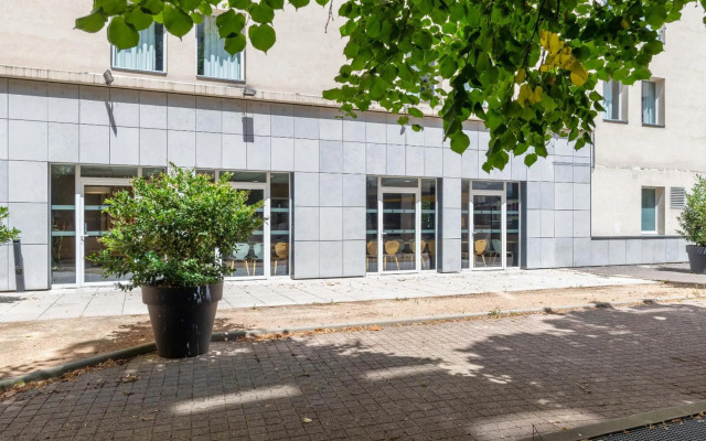 B&B HOTEL Lyon Caluire Cité Internationale